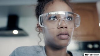 Coronavirus can’t prevent ehefrau an haben sex mit lieferung Kerl Jake Adams und Scarlit Scandal